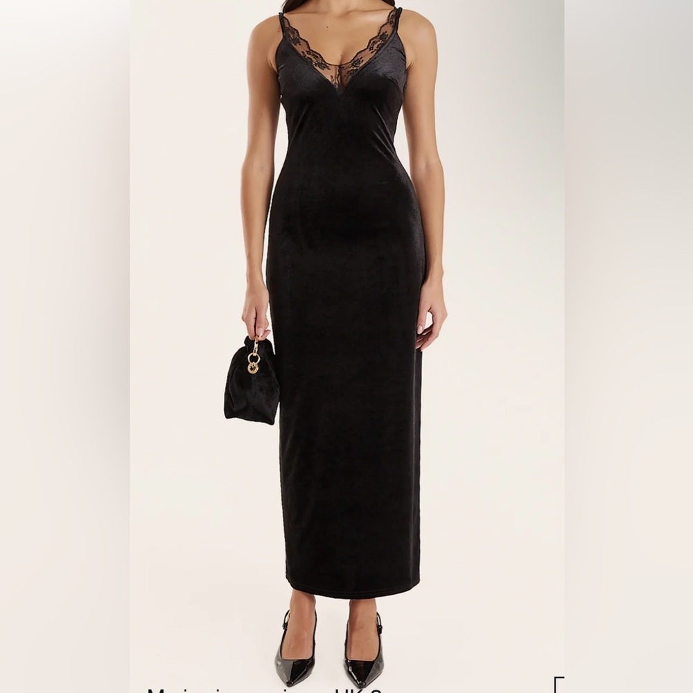 Chic Black Lace Midi Dress